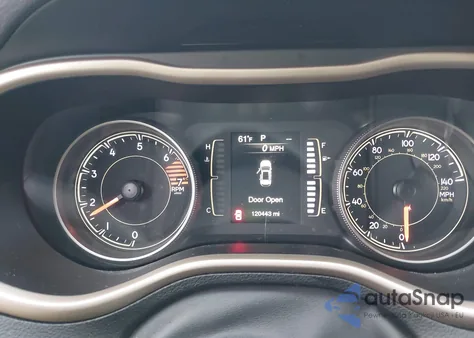 2017 Jeep Cherokee Latitude z USA, uszkodzony, nr VIN 1C4PJMCB1HW659861